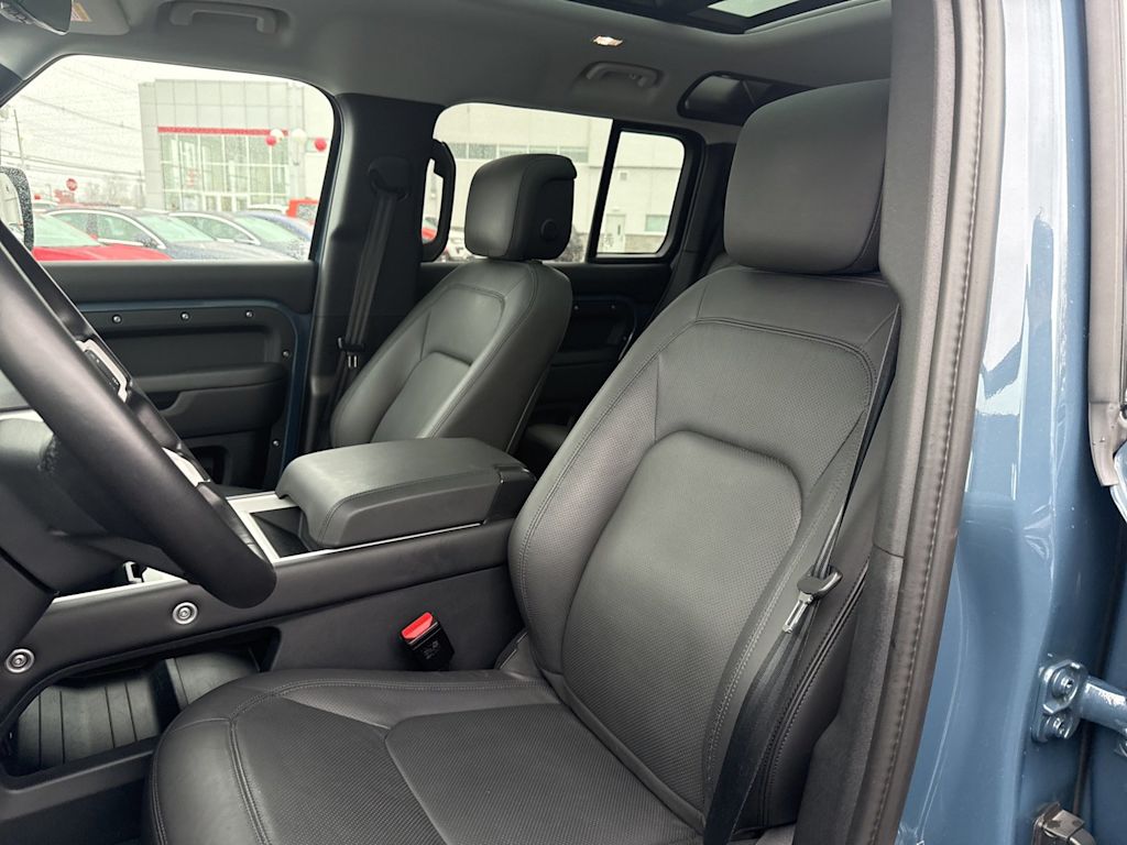 Thumbnail: 2025 Land Rover Defender - 9