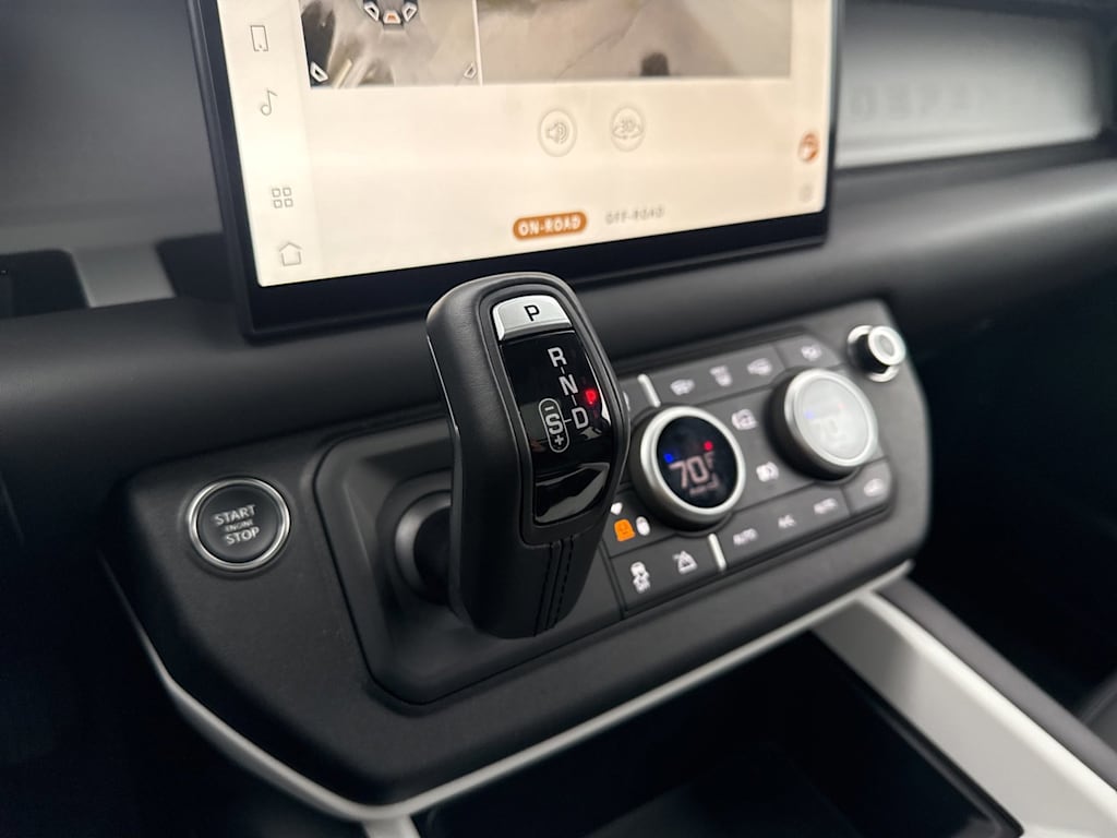 Thumbnail: 2025 Land Rover Defender - 15