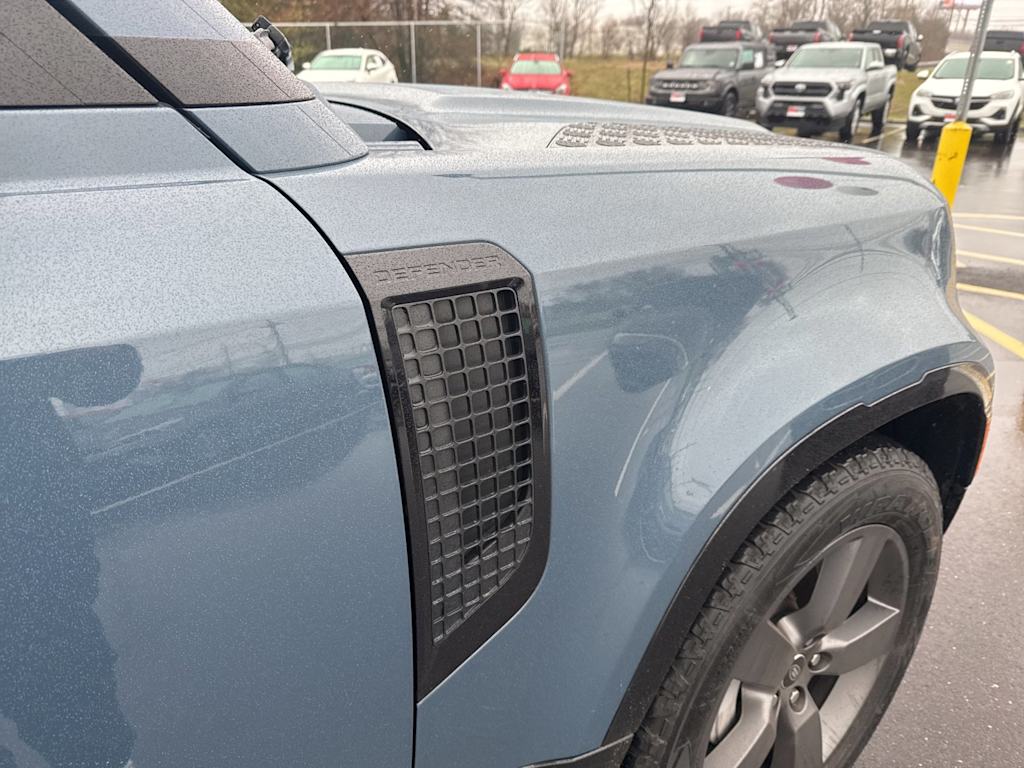 Thumbnail: 2025 Land Rover Defender - 27