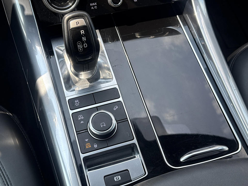 Thumbnail: 2021 Land Rover Range Rover Sport - 16