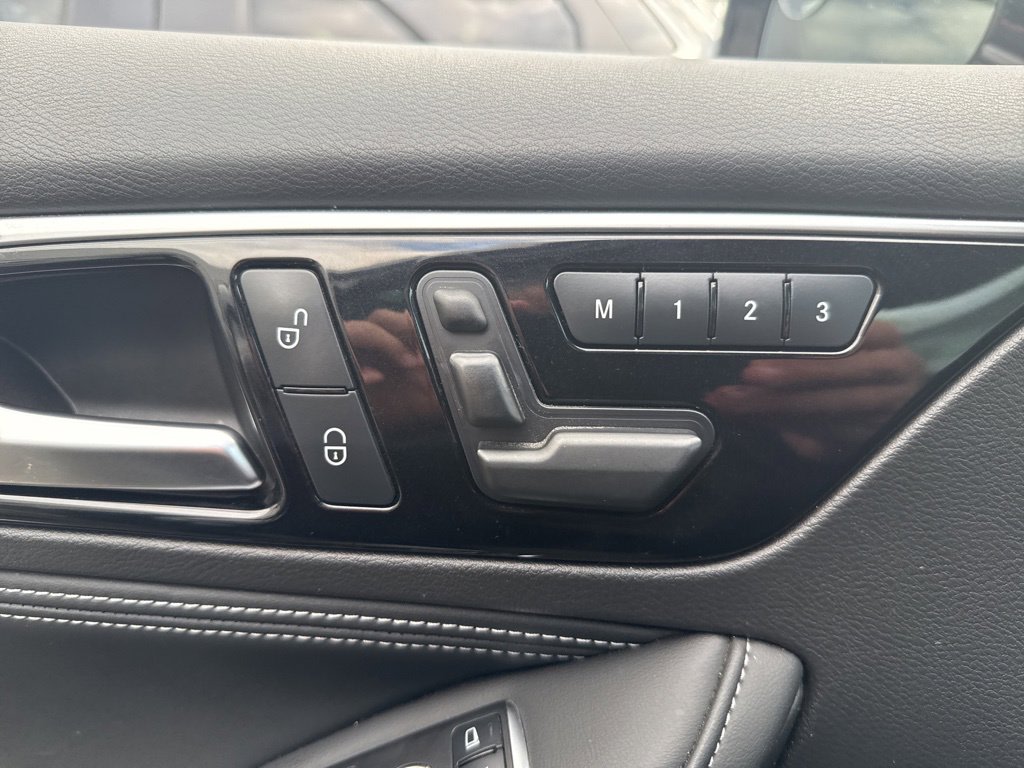 Thumbnail: 2017 INFINITI QX30 - 10