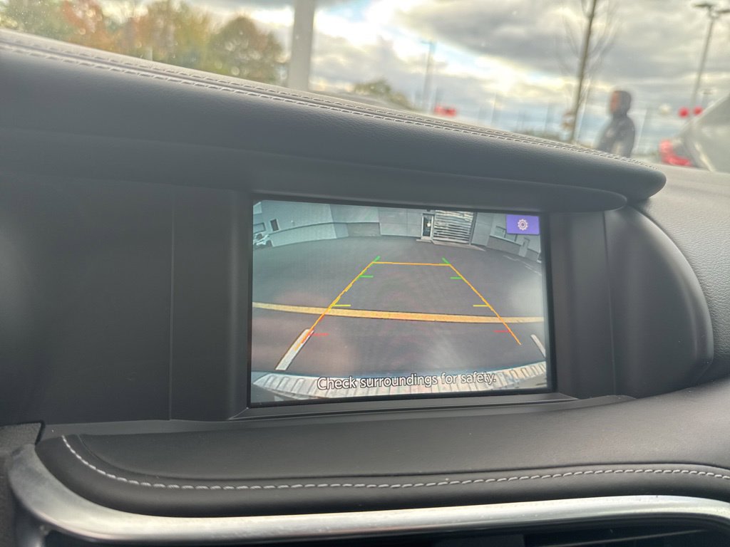 Thumbnail: 2017 INFINITI QX30 - 9