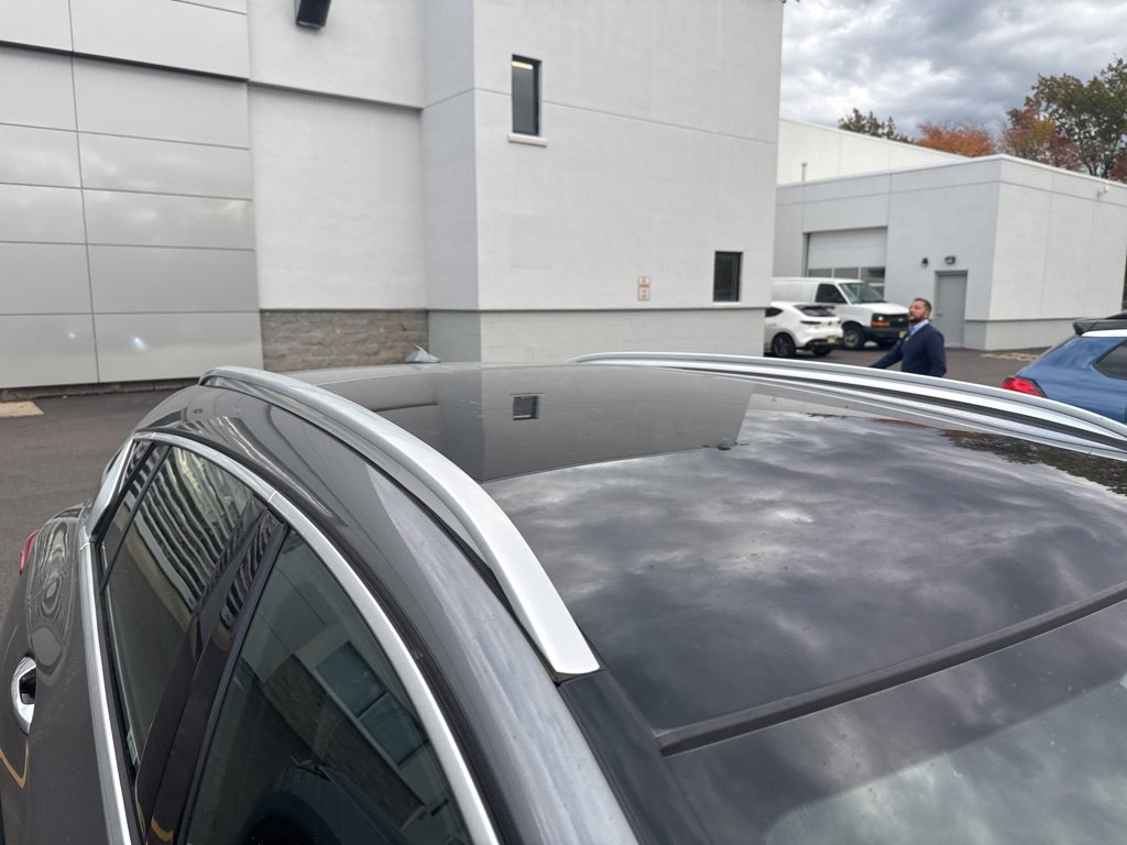 Thumbnail: 2017 INFINITI QX30 - 11