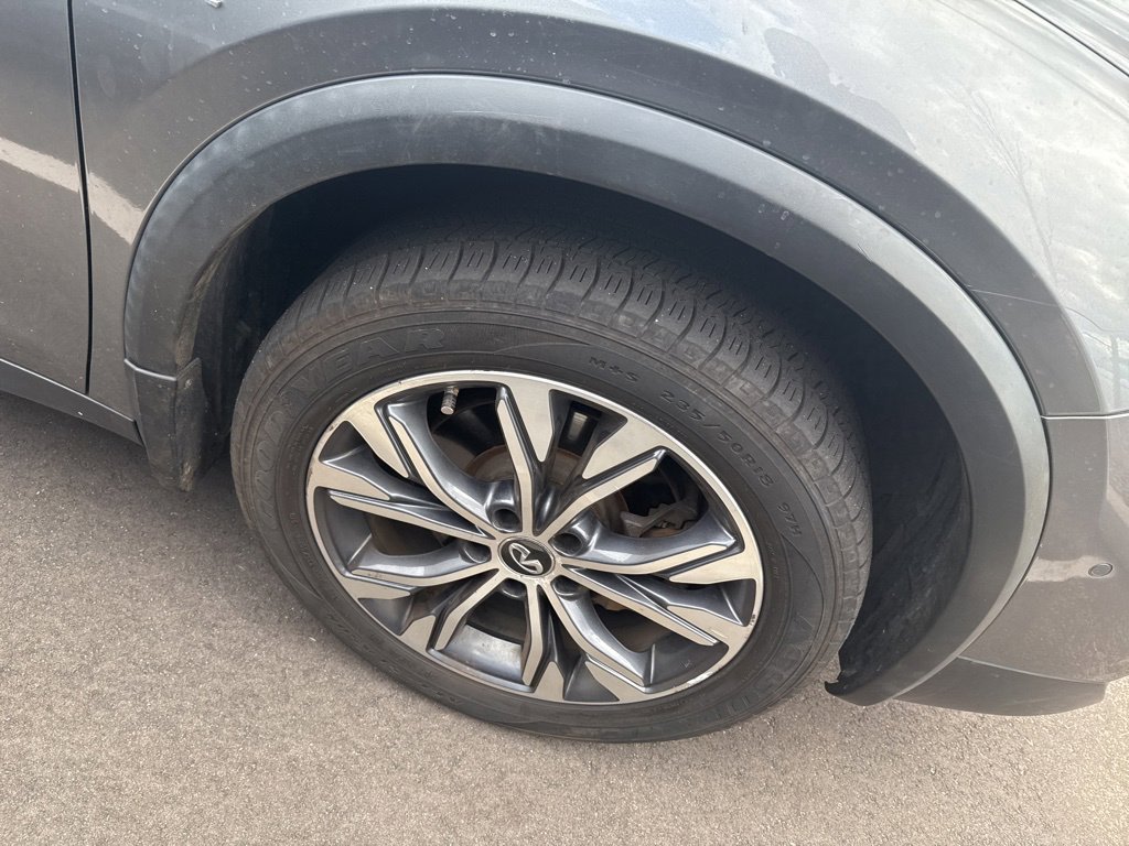 Thumbnail: 2017 INFINITI QX30 - 3