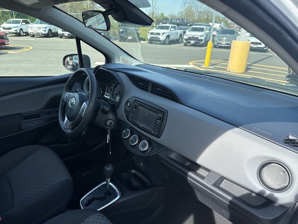 Thumbnail: 2017 Toyota Yaris - 8