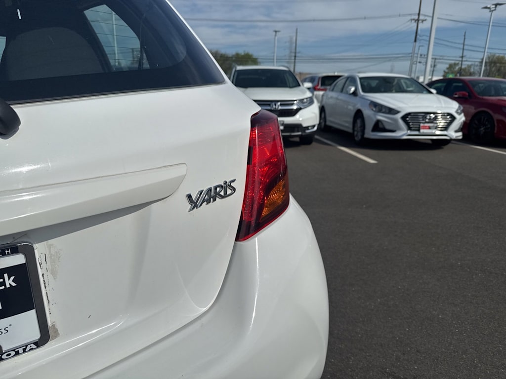 Thumbnail: 2017 Toyota Yaris - 6