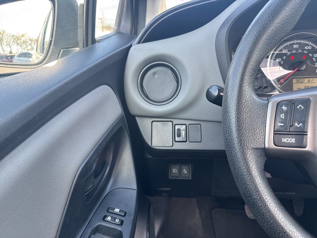 Thumbnail: 2017 Toyota Yaris - 24