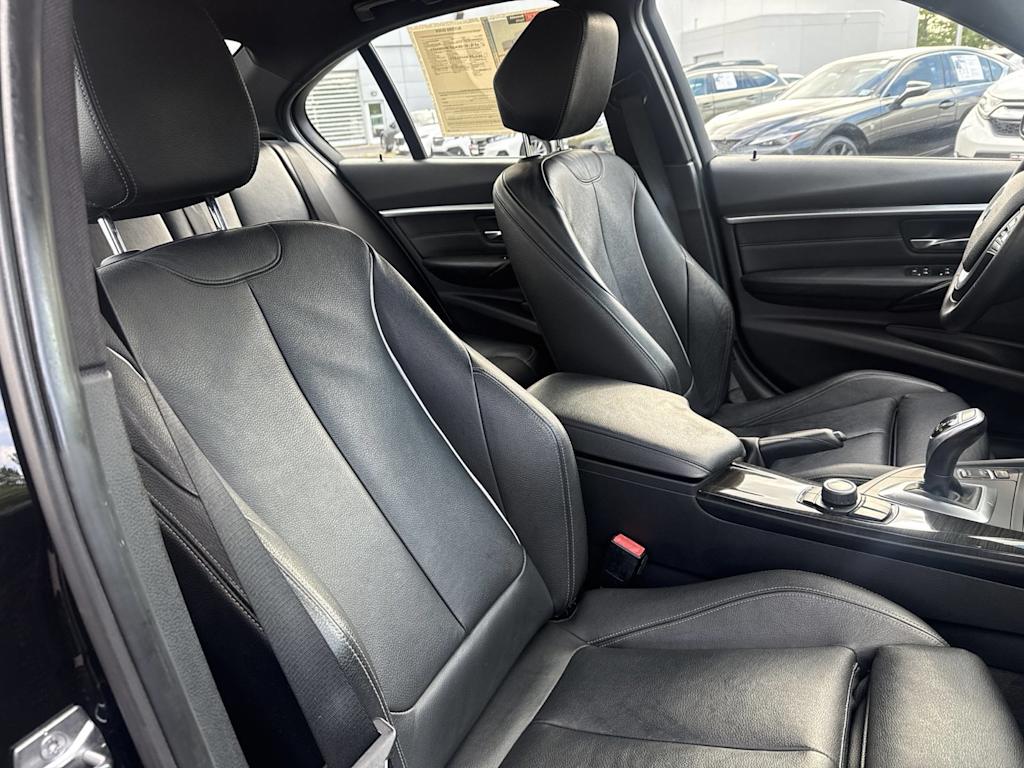 Thumbnail: 2016 BMW 3 Series - 9