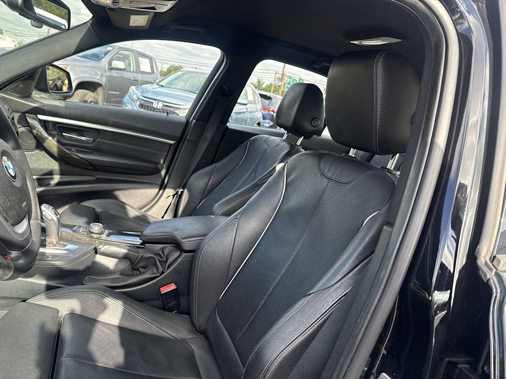Thumbnail: 2016 BMW 3 Series - 8
