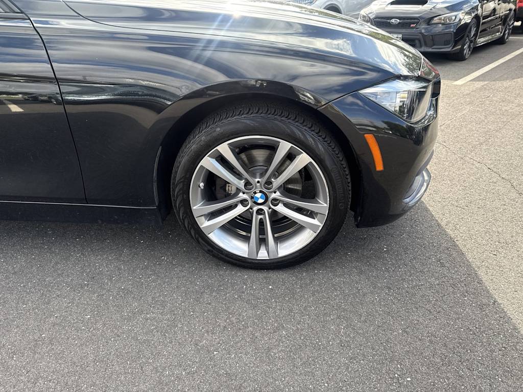 Thumbnail: 2016 BMW 3 Series - 6