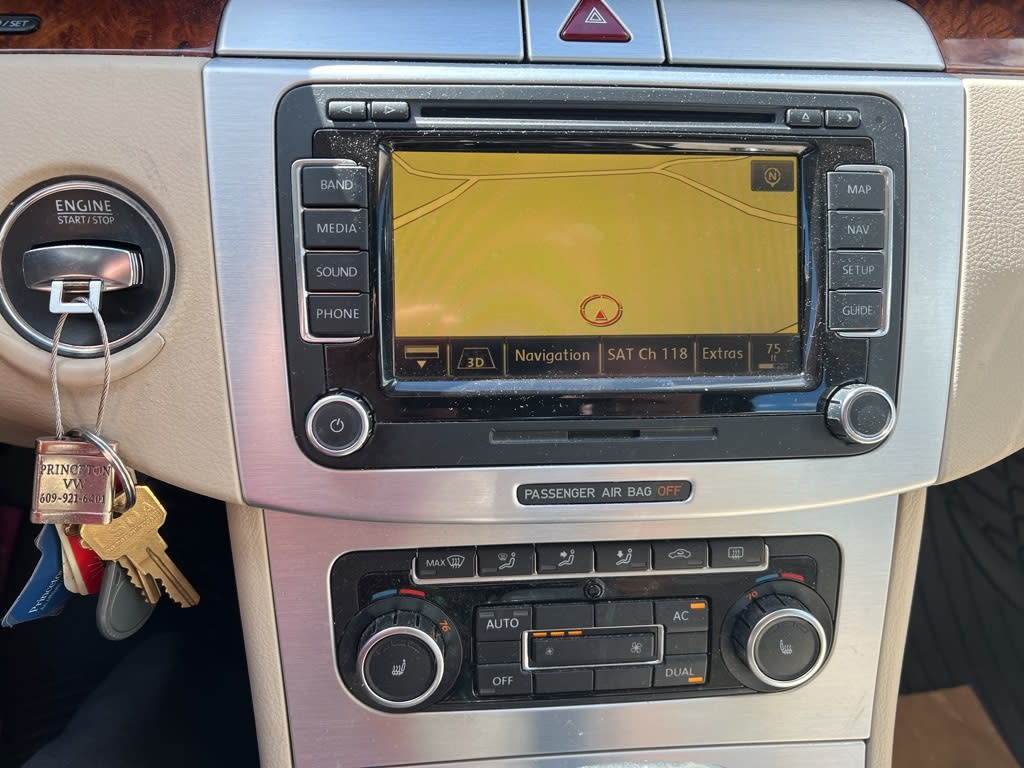 2011 Volkswagen CC Luxury 9