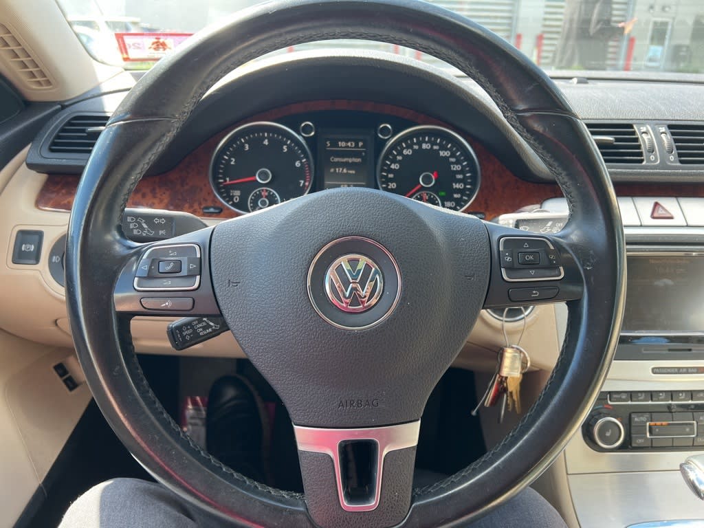 2011 Volkswagen CC Luxury 8