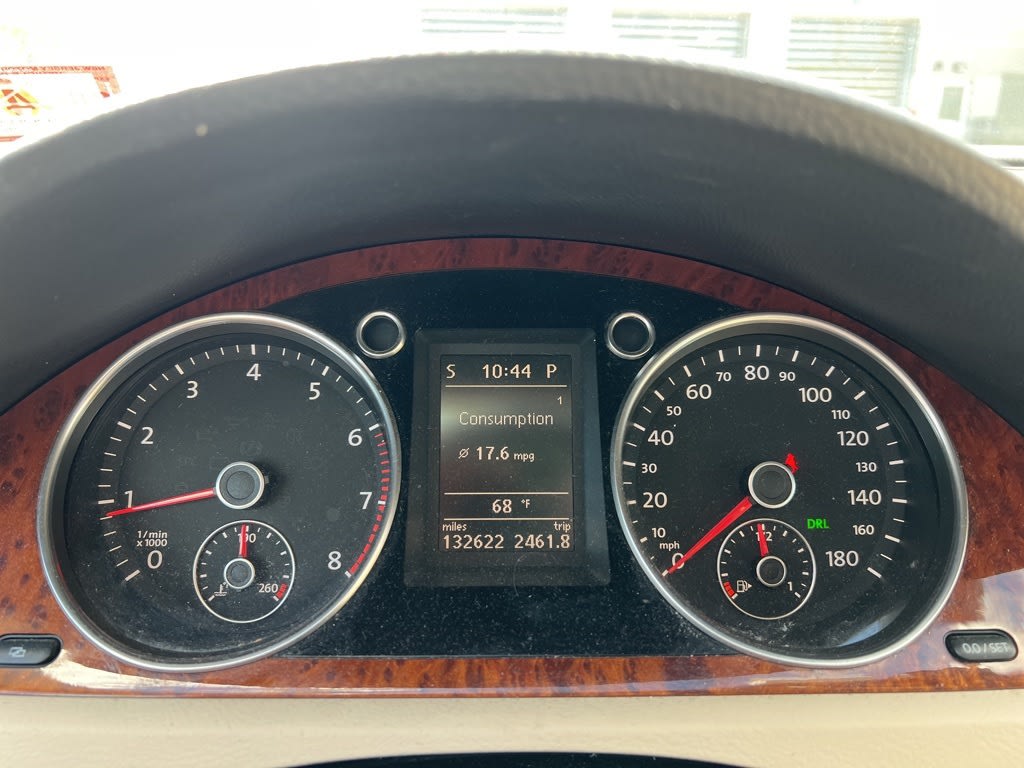2011 Volkswagen CC Luxury 10