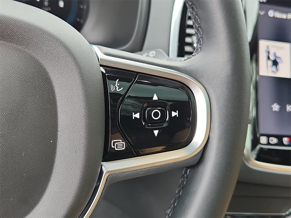 2023 Volvo XC90 B6 Ultimate 24
