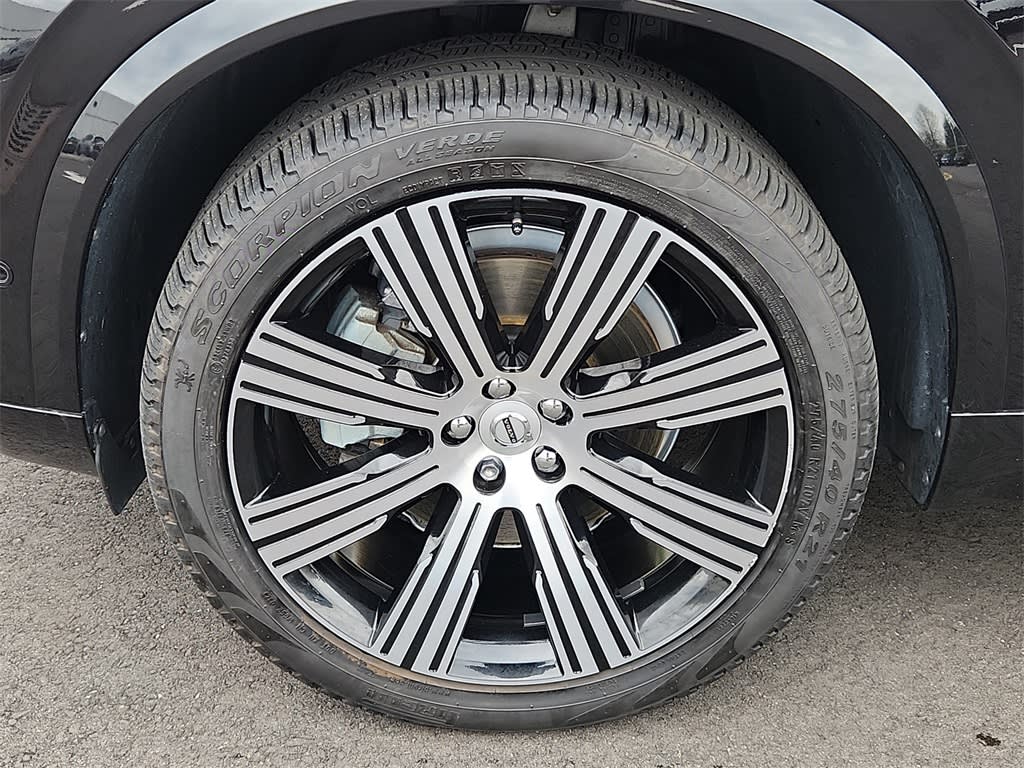 2023 Volvo XC90 B6 Ultimate 8