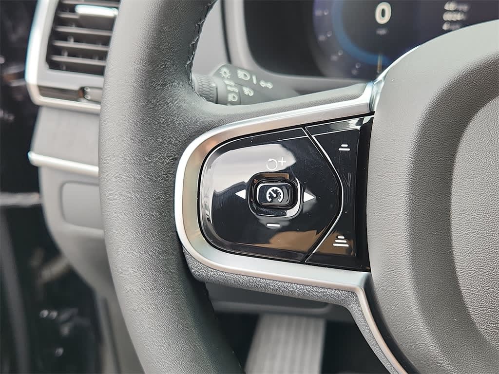 2023 Volvo XC90 B6 Ultimate 23