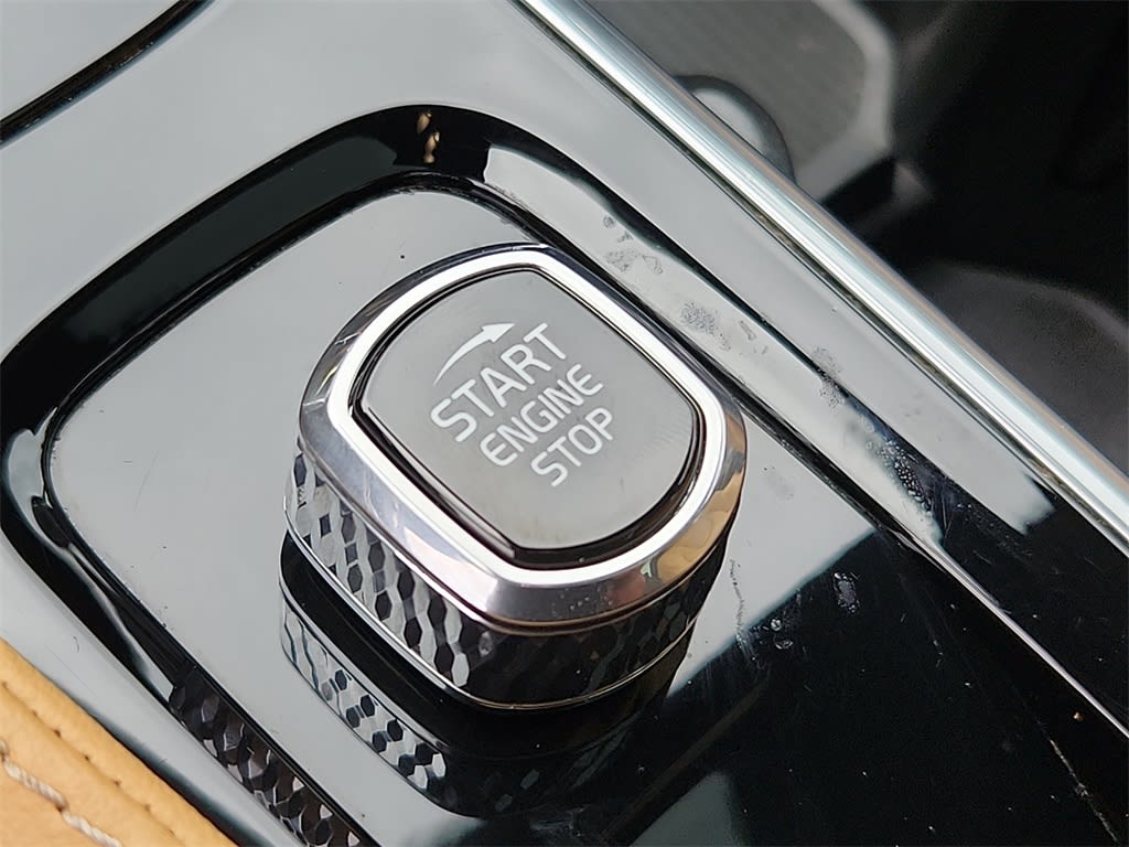 2023 Volvo XC90 B6 Ultimate 26