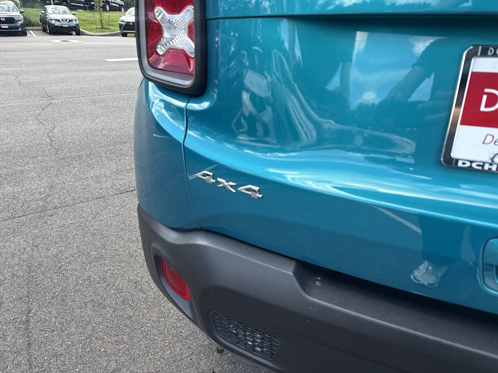 Thumbnail: 2021 Jeep Renegade - 18
