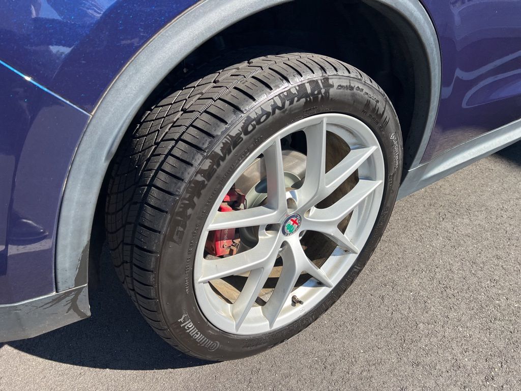 Thumbnail: 2019 Alfa Romeo Stelvio - 23