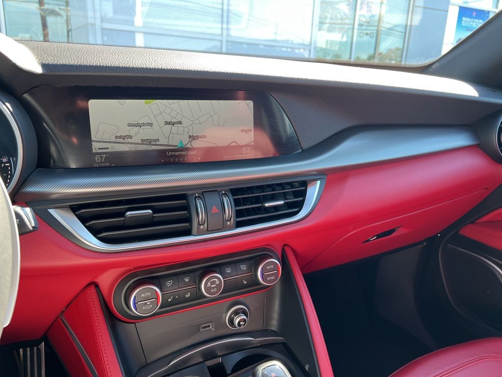 Thumbnail: 2019 Alfa Romeo Stelvio - 19