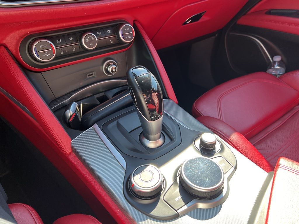 Thumbnail: 2019 Alfa Romeo Stelvio - 11