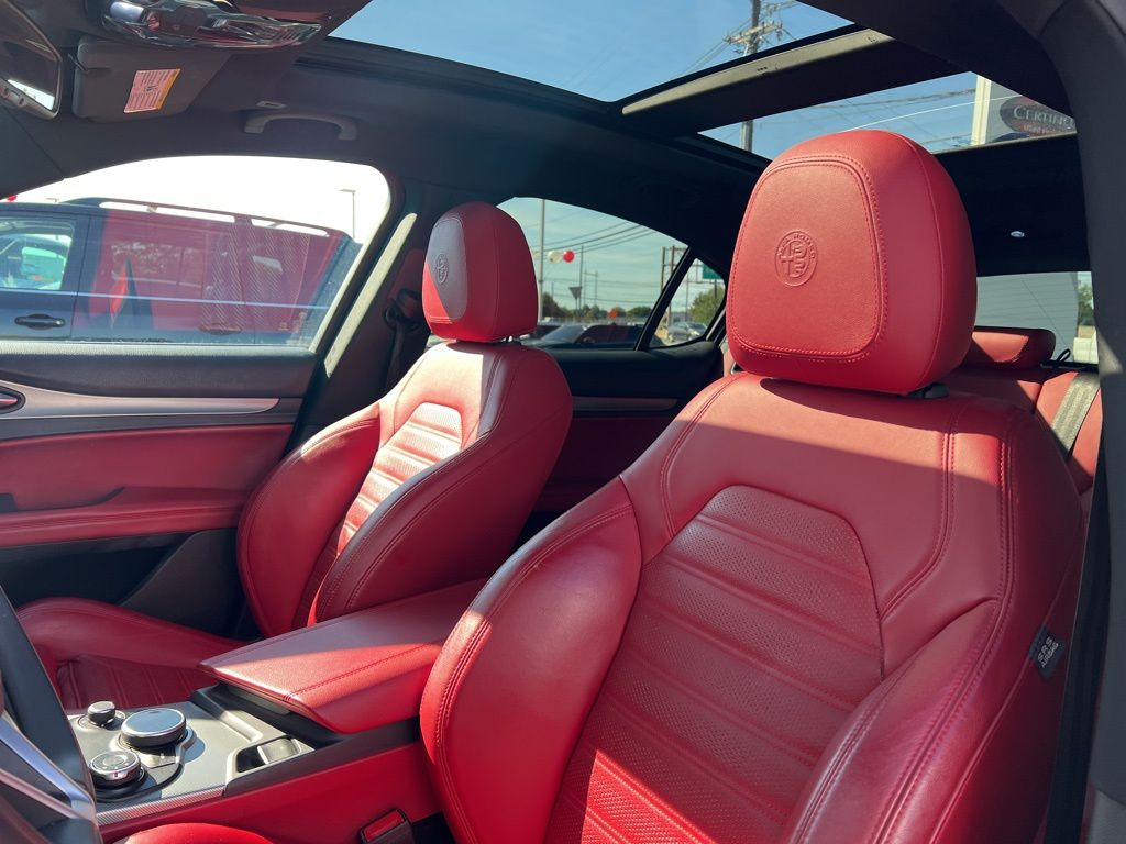 Thumbnail: 2019 Alfa Romeo Stelvio - 6
