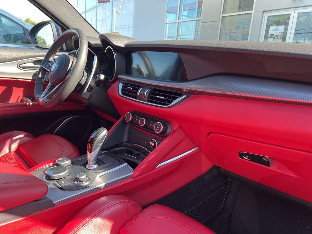 Thumbnail: 2019 Alfa Romeo Stelvio - 5