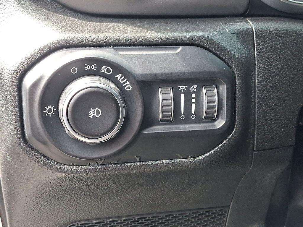 Thumbnail: 2022 Jeep Wrangler - 22