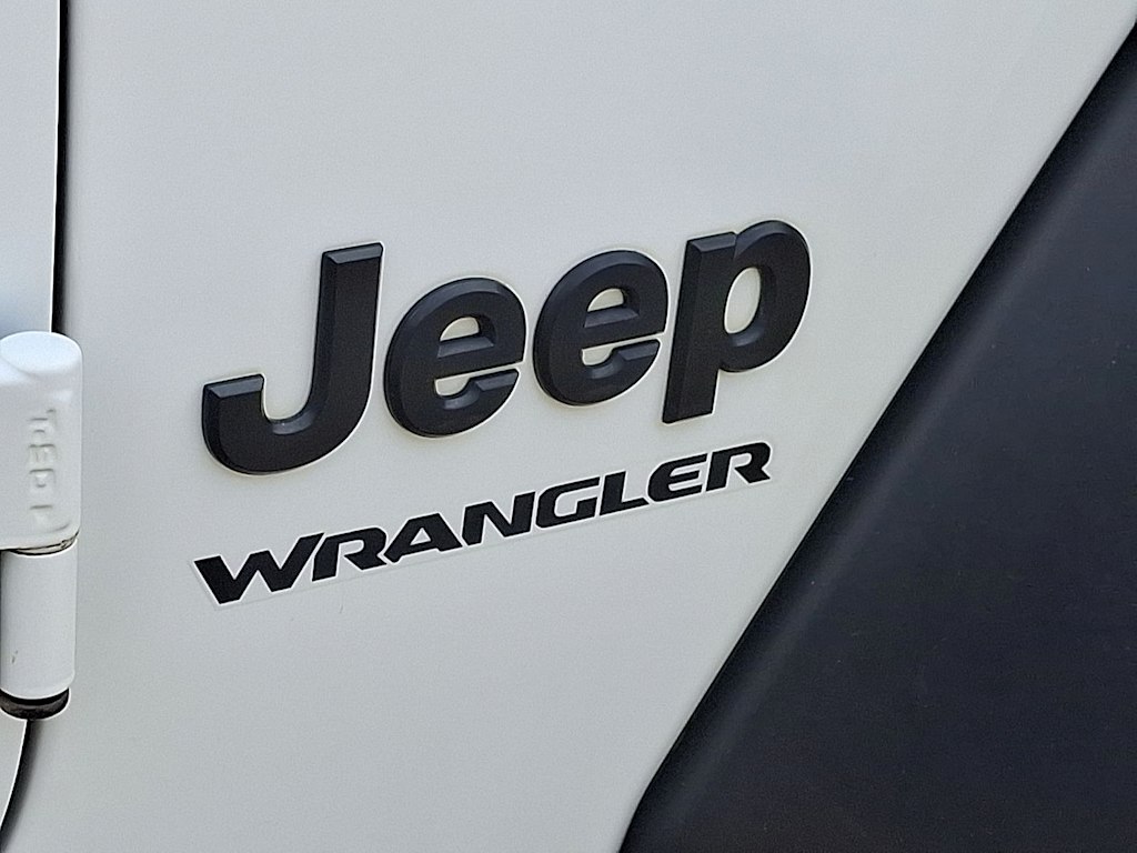 Thumbnail: 2022 Jeep Wrangler - 7