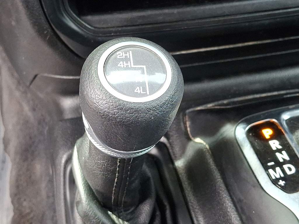Thumbnail: 2022 Jeep Wrangler - 21