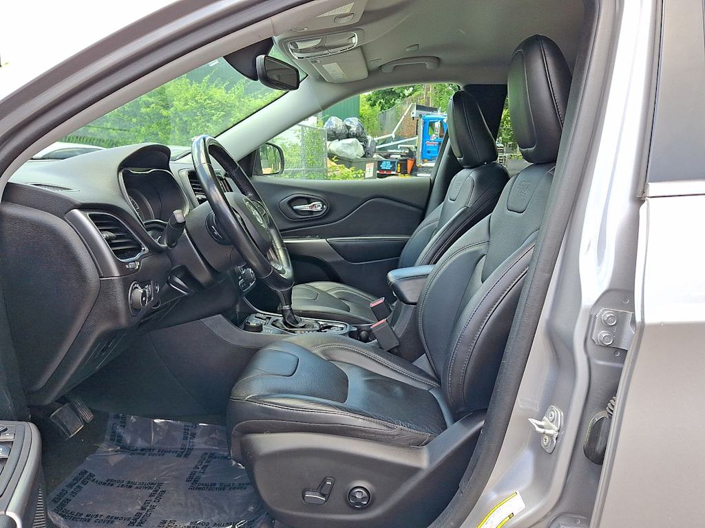 Thumbnail: 2020 Jeep Cherokee - 10