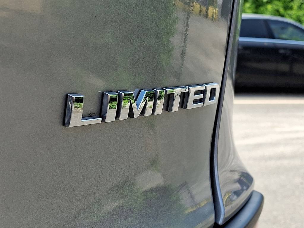 Thumbnail: 2020 Jeep Cherokee - 7