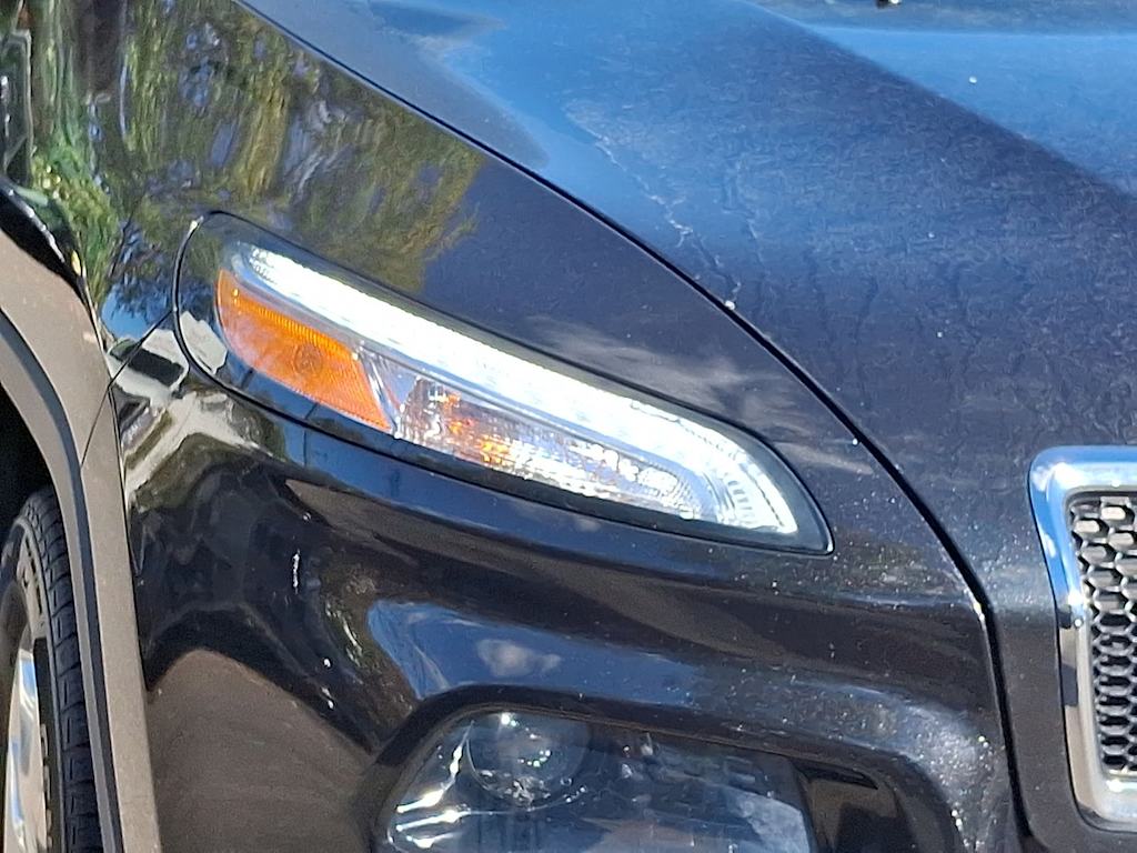 Thumbnail: 2015 Jeep Cherokee - 28