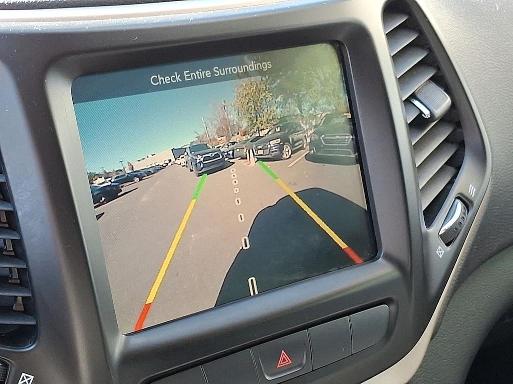 Thumbnail: 2015 Jeep Cherokee - 20