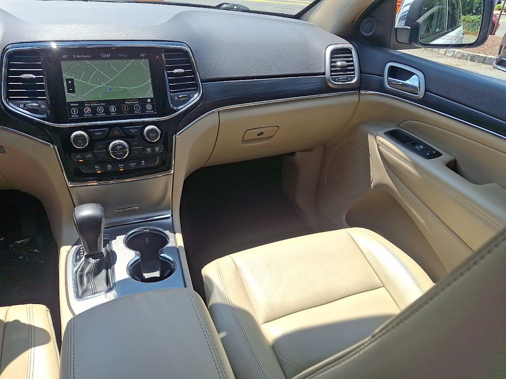 Thumbnail: 2020 Jeep Grand Cherokee - 9