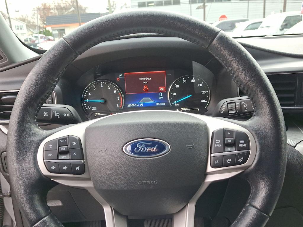 2022 Ford Explorer XLT 2