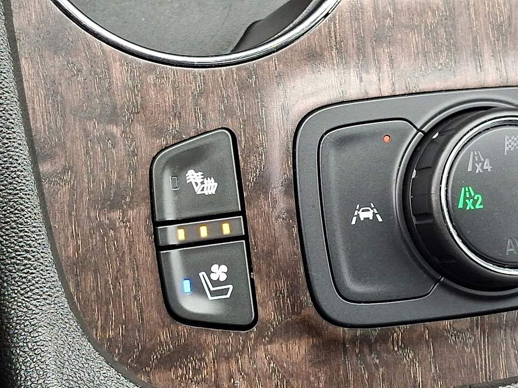 Thumbnail: 2023 GMC Acadia - 24