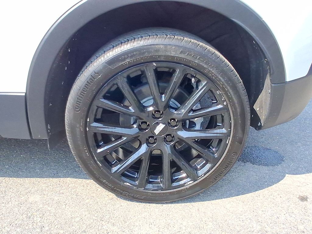 Thumbnail: 2023 Cadillac XT4 - 8