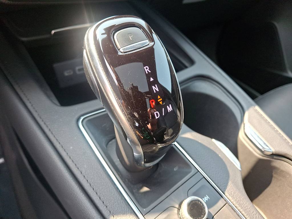Thumbnail: 2023 Cadillac XT4 - 25