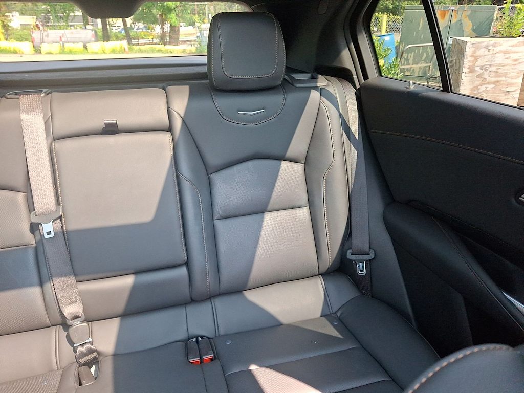 Thumbnail: 2023 Cadillac XT4 - 23