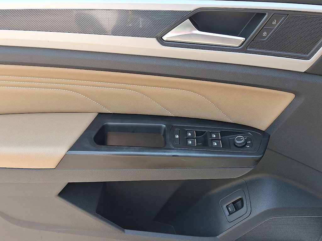 Thumbnail: 2021 Volkswagen Atlas - 23