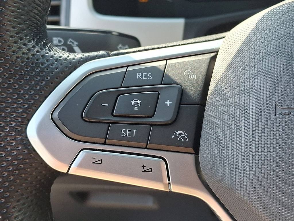Thumbnail: 2021 Volkswagen Atlas - 25