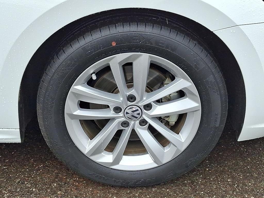 Thumbnail: 2020 Volkswagen Passat - 8