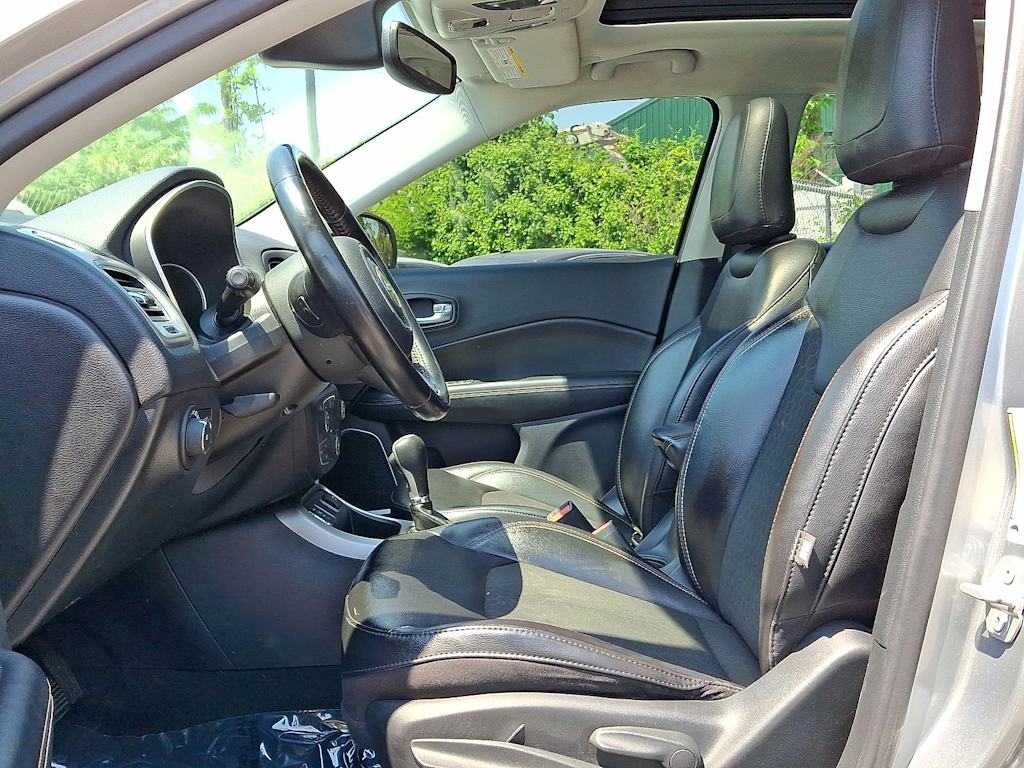 Thumbnail: 2020 Jeep Compass - 10