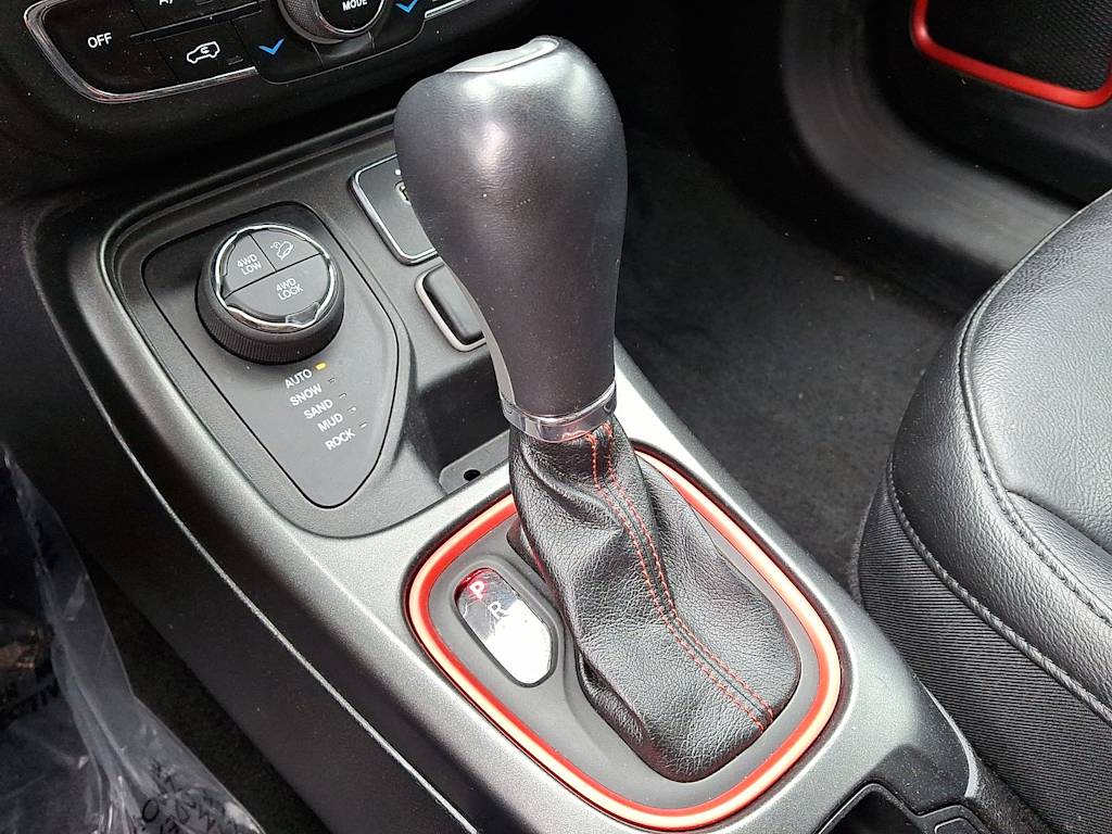 Thumbnail: 2018 Jeep Compass - 13