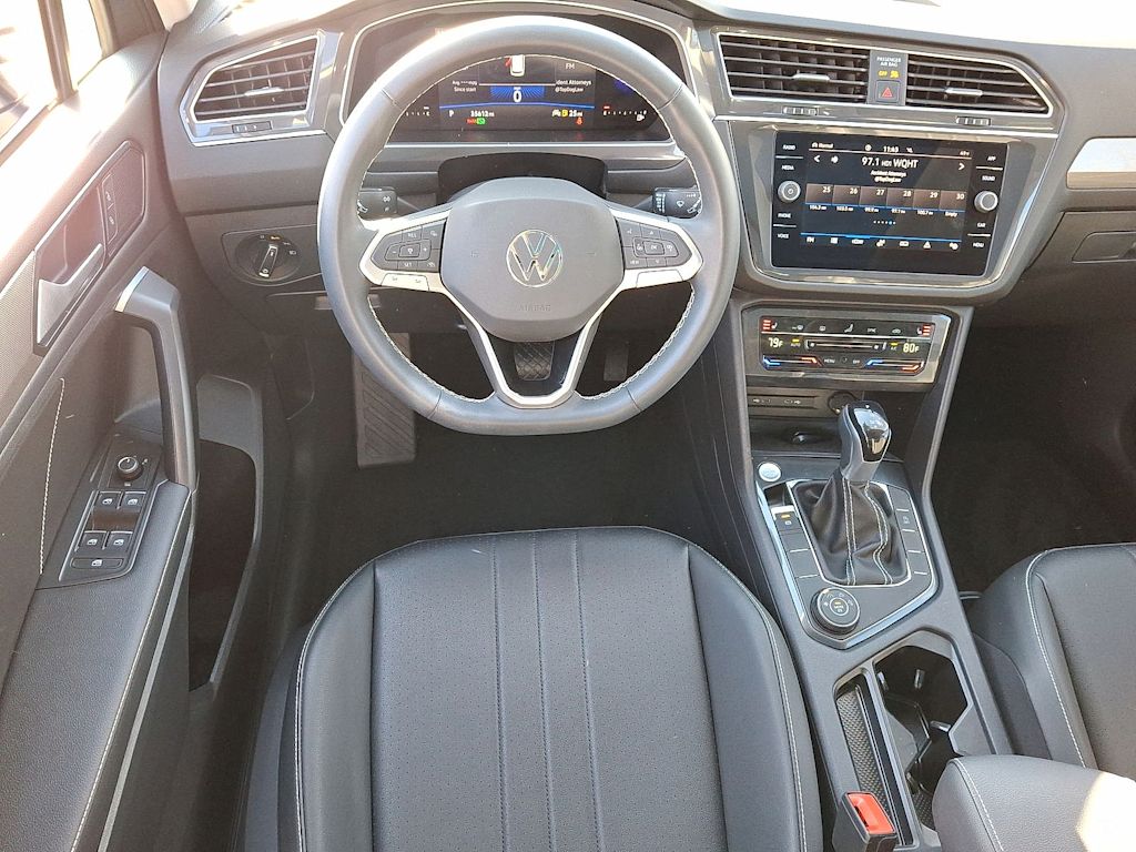 Thumbnail: 2023 Volkswagen Tiguan - 9