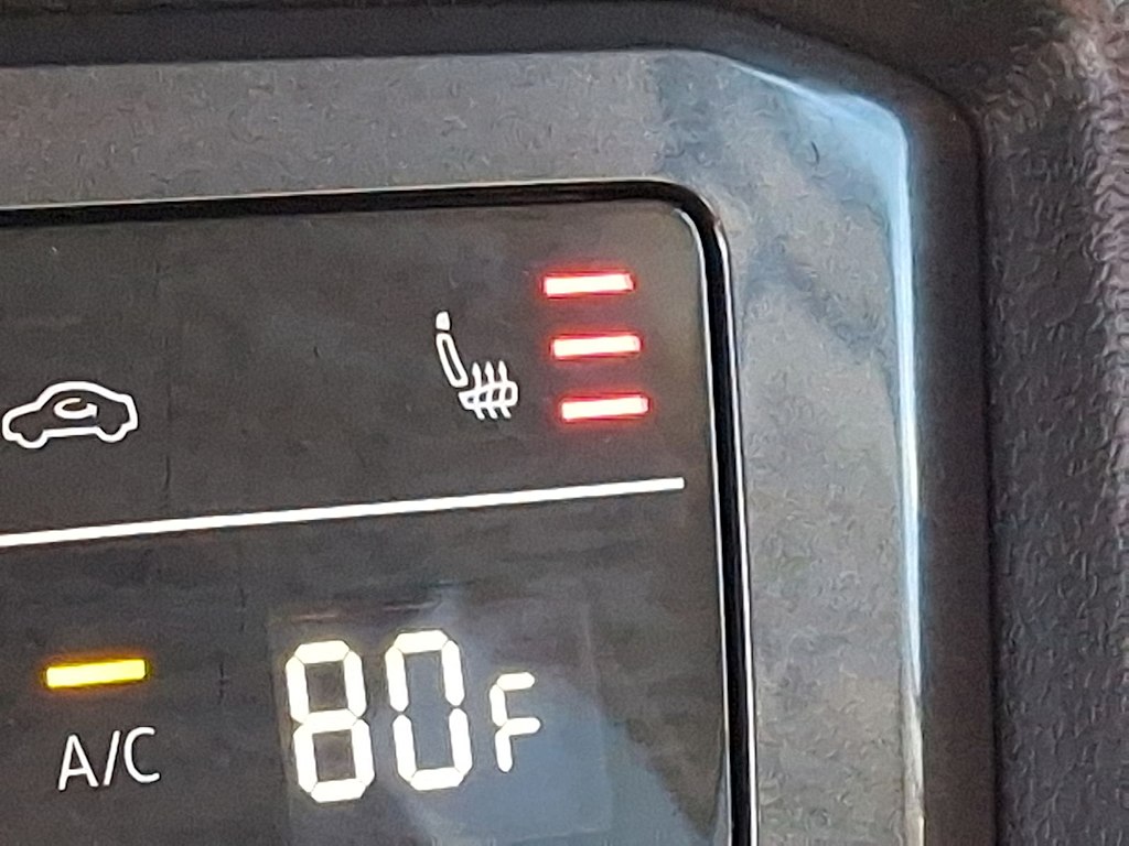 Thumbnail: 2023 Volkswagen Tiguan - 23