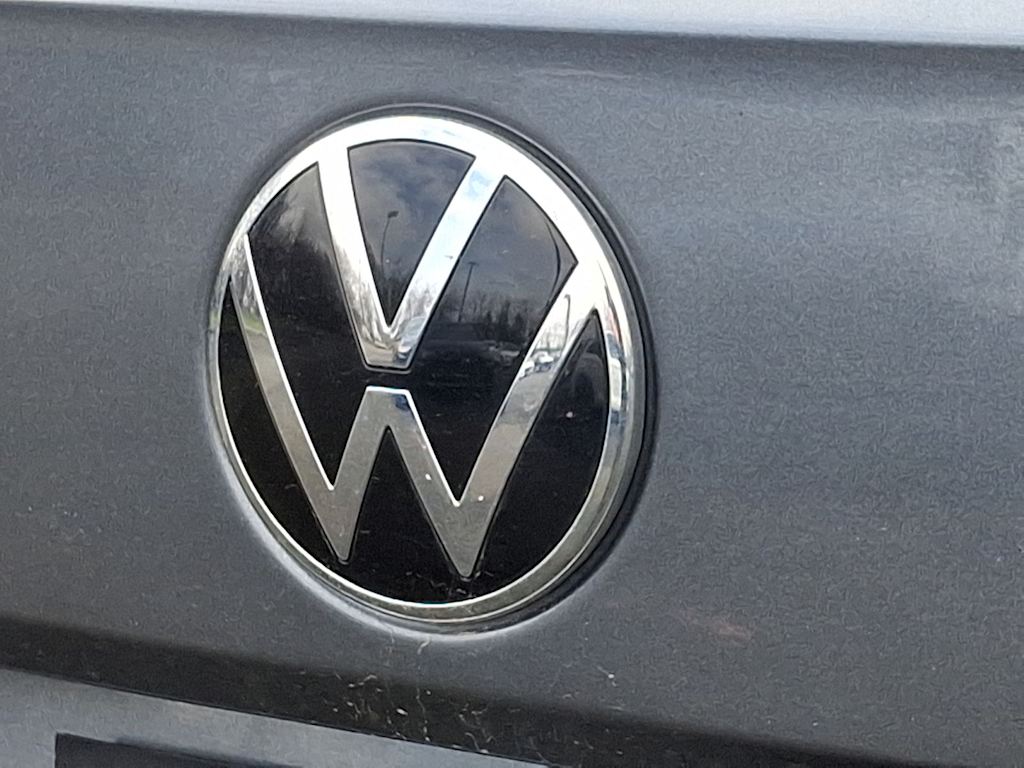 2023 Volkswagen Taos SE 7