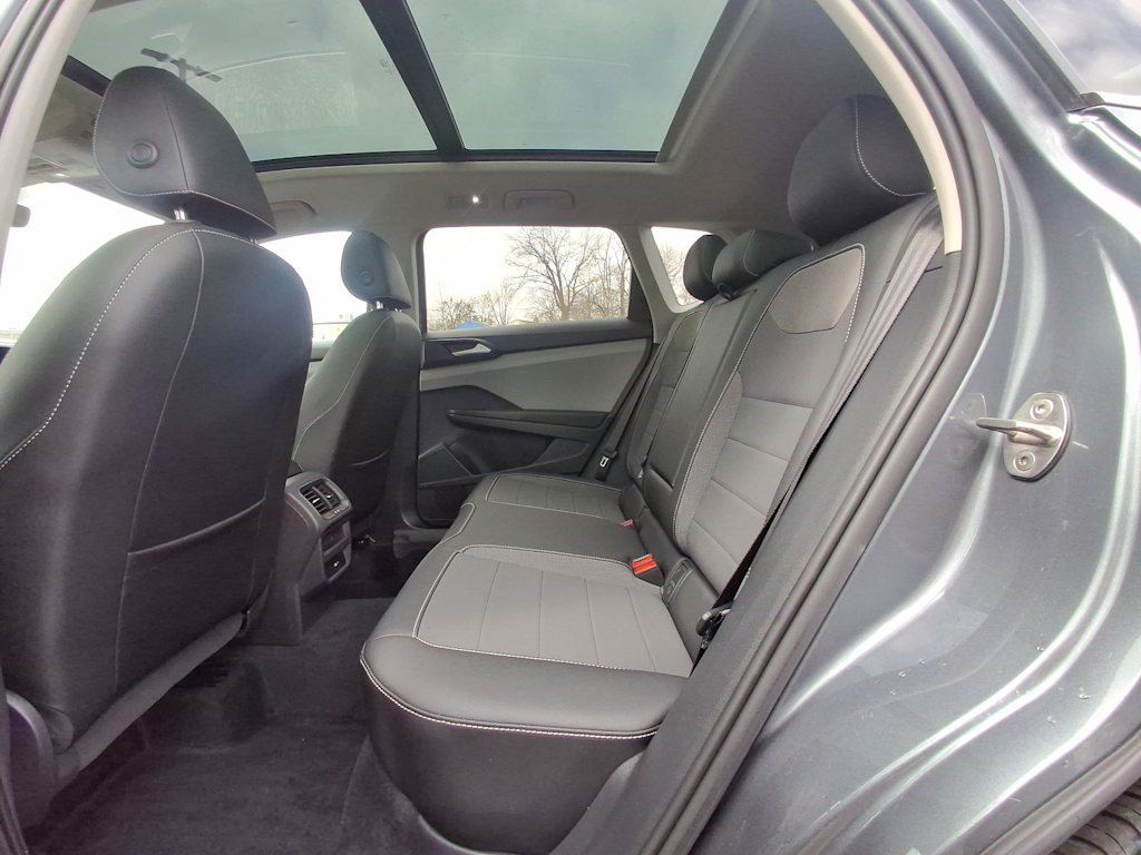 2023 Volkswagen Taos SE 11