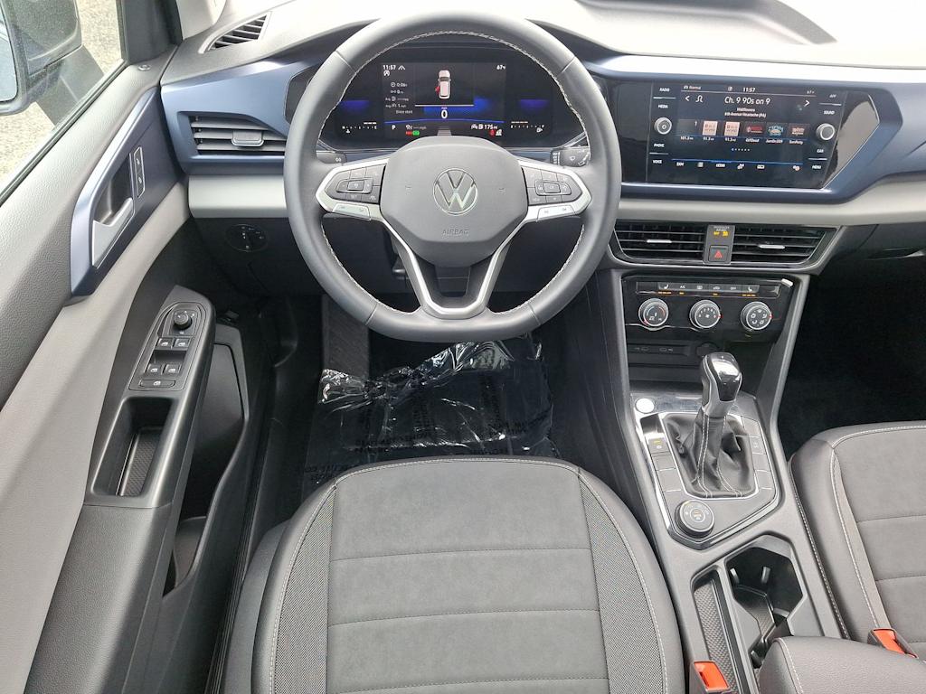 2023 Volkswagen Taos SE 9